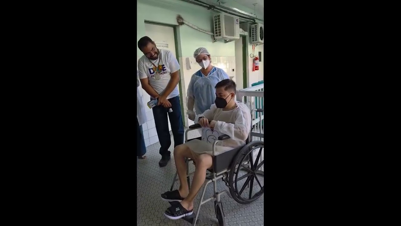 Imagem da notícia Jovem que esperou 3 meses por transplante cardíaco e passou quase 1 ano internado tem alta no Ceará