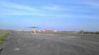 preview picture of video 'Awesome Microlight Flyby'