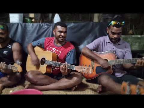Voqa kei Valenisau & Waikatakata Vure feat Seni Lolo Kula Sigidrigi - Titilia