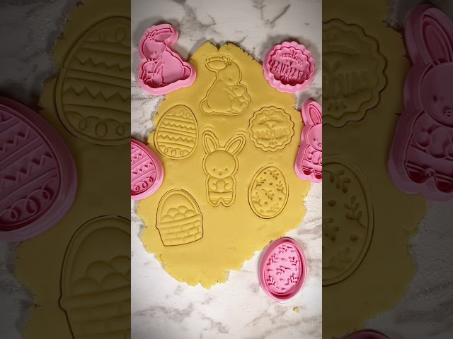 Vídeo relacionado con Ann Clark Cookie Cutters Juego de 3 cortadores de galletas diversión de Semana Santa con libro de recetas, conejito de Pascua, huevo de Pascua y zanahoria