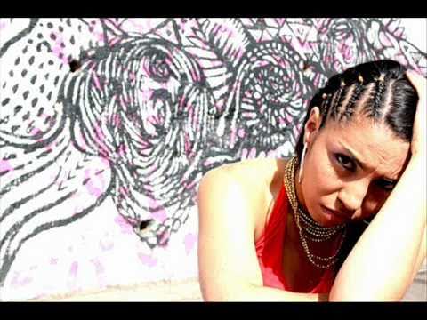 Diana Avella - La Tierra del Sur - English lyrics