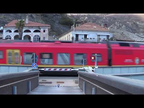 Passaggio a livello di via del Ponte - Donnas (AO) / Level crossing / Passage à niveau / 踏切