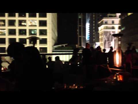 Noite de salsa no Armani Prive Rooftop (Hong Kong)