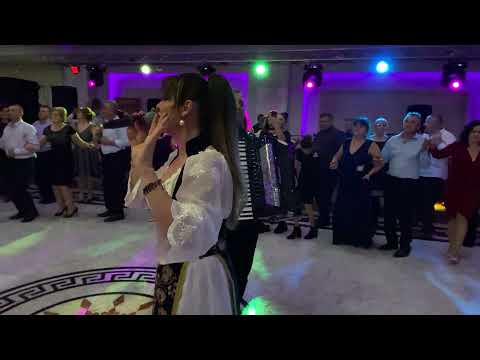 REVELION 2022🥂Violeta Constantin 🥂Sergiu Tudor 🥂Cel mai TARE Colaj de HORE 2022🥂Super petrecere 2022