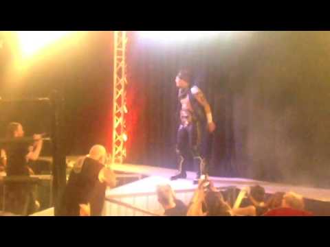 WSW - Robbie Eagles entrance