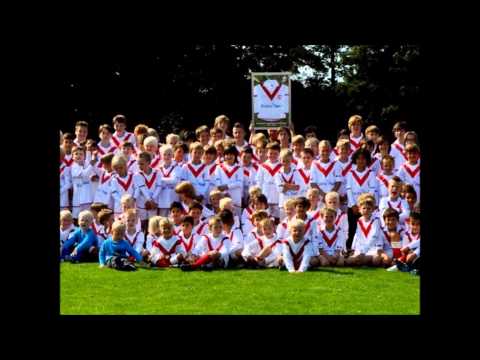 Groepsfoto jeugd Sportclub Deventer in nieuwe tenues 2012