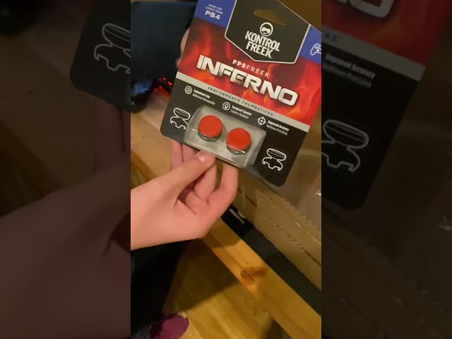 Vídeo relacionado con KontrolFreek FPS Freek Inferno para PlayStation 4, PS4 y PlayStation 5, Controlador PS5, palancas Pulgares de Rendimiento, 1 Altura Alta, 1 Altura Media, Rojo/Blanco