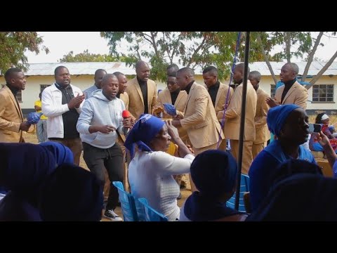 TRINITY SINGERS CHIKWAKA Ft VATUMWA VAMWARI (live performance at Gandanzara memorial service)