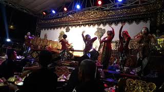 Download lagu DALANG EDAN WAYANGE MALAH DITINGGAL JOGET NGANTI SINDENE KESURUPAN MASAL mp3