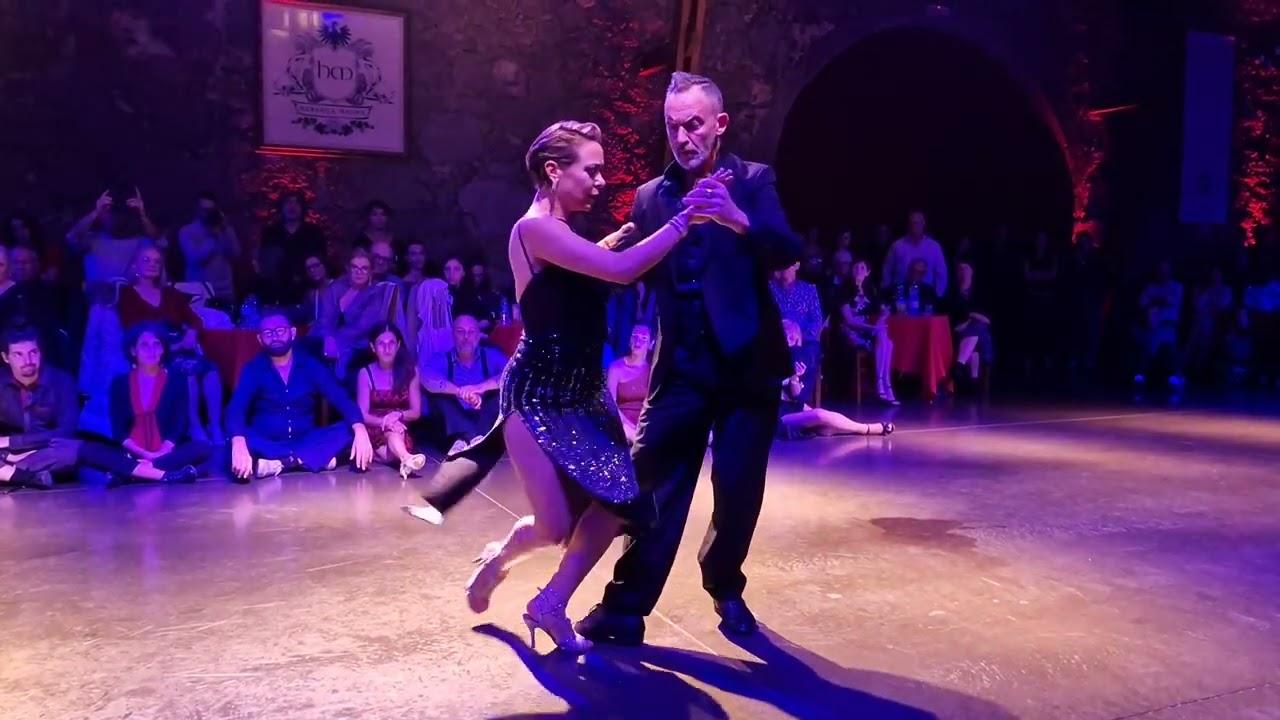 Joe Corbata e Lucila Cionci no Milongueros All Aboard em 25/11/22. 1/4