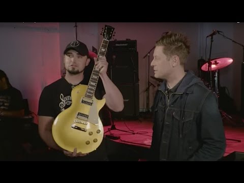 Blacktop Mojo Guitarist Gifted With Gold Top Les Paul at SXSW