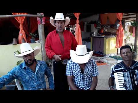 Marcos  e Mateus Os Irmãos Ciganos e Barrerito Cigano  -  Hoje está Fazendo Um Ano