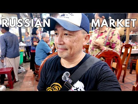 Traditional Market for Souvenirs, Food and more! 🇰🇭 Touring Russian Market in Phnom Penh Cambodia  