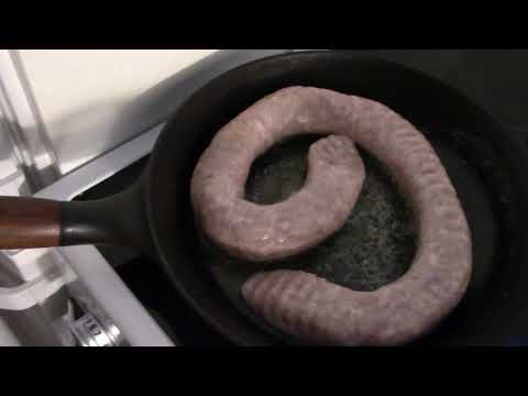 MongoTV_2240 - Mongo Madskole - Medisterpølse Med Karryris og Ketchup