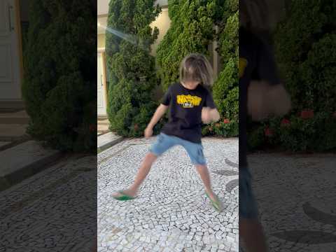Quem fez melhor a dança do rato #humor #shorts #levi #viralvideo