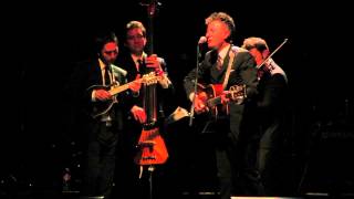 Lyle Lovett - &quot;I&#39;ll Come Knocking&quot; - December 21, 2011