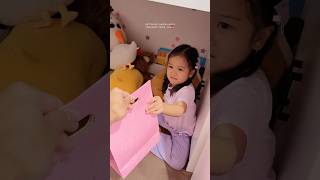 Download lagu Who likes mom's makeup toys? #alpacandy #toys #toy #kidsmakeuptutorial #makeup mp3 Download lagu Who likes mom's makeup toys? #alpacandy #toys #toy #kidsmakeuptutorial #makeup mp3