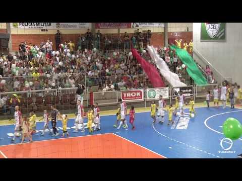 Em jogo de 10 gols, a Acel de Chopinzinho venceu o Coronel