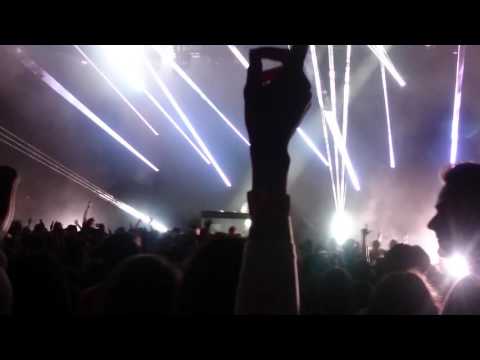 Alesso - Taking You Back (Afrojack Edit) - live - Greek Theatre - Los Angeles - September 24, 2016