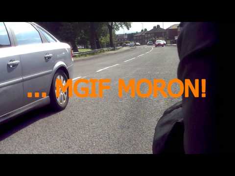 KH53KKB - MGIF and cut in on a blind corner