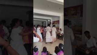 Download lagu Yes yes, the teacher is dancing. The other students. #shorts #sri #kandyandance #dance #srilankan... mp3
