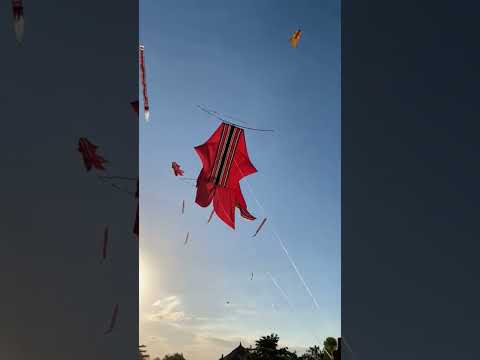 Layang bebean kepupungan dundun kukuruyuk