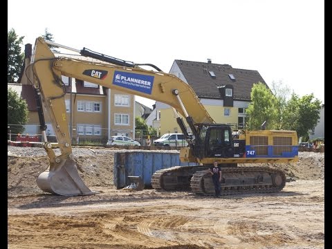 Baumaschinen im Jahr 2014 - Der Jahresrückblick  / Cat 390D, Liebherr 974, Hitachi ZX870, ...