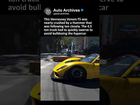 Hennessey Venom F5 nearly crushed by a Hummer