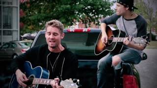 Brett Young acoustic performance of 'Let's Get It On', Marvin Gaye