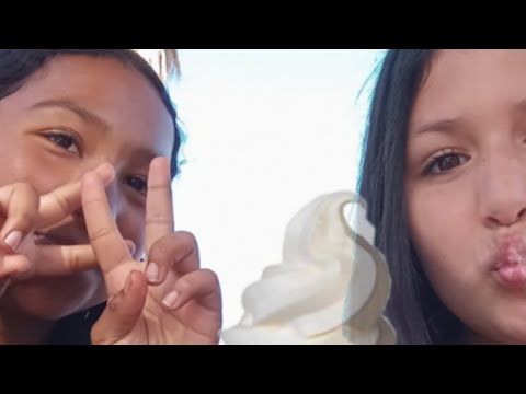 Eat ice cream with me and Priscila 😋 🍦🍦
