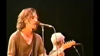 Pearl Jam - Let My Love Open The Door (Live) 1995