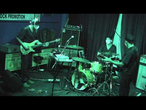 4 LEGS Plasma Expander live in Don Benito 3.5.2013_part 4