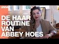 ABBEY HOES BLIKT TERUG OP HAARDRAMA'S: 'HET GING HELEMAAL MIS, MIJN HAAR WAS KNÁLORANJE' || LINDA.
