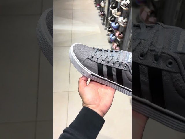Vídeo relacionado con adidas Daily 4.0 Shoes, Zapatos Unisex Adulto, Grey Core Black Cloud White, 46 EU