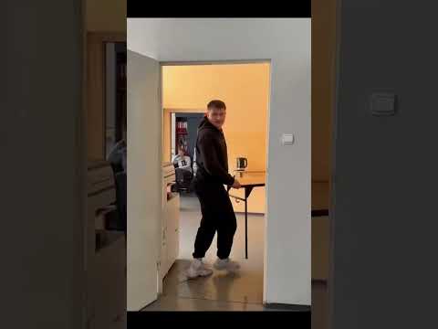 oscatnia ławka do dyrektora #viral #meme #dc #daily #funny #śmieszne #zabawne #dykektor #szkoła #