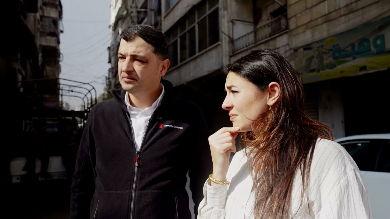Hulpverlener Mahmoud van Save the Children vertelt Nadia Moussaid over de situatie in Syrië