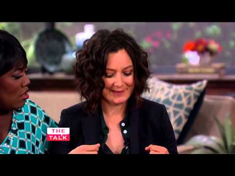 The Talk   Exclusive Baby News! Sara Gilbert Announces Pregnancy on The Talk