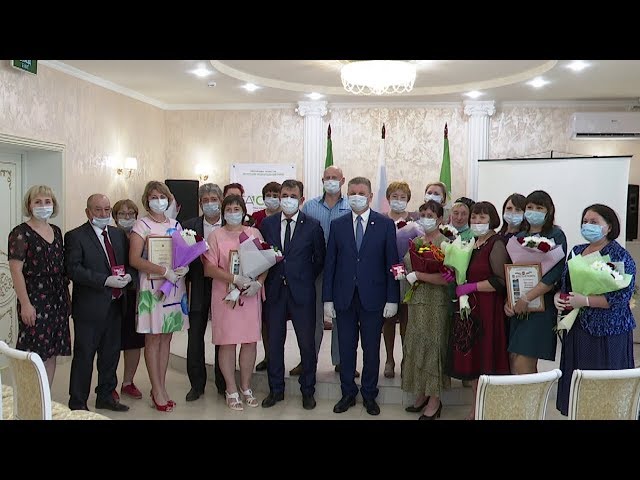 Обладатели белых халатов Нурлата приняли поздравления в честь своего профессионального праздника