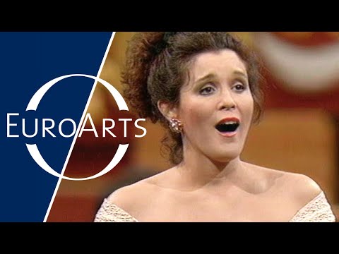 Sylvia McNair: Mozart - Le nozze di Figaro: Porgi, amor, qualche ristoro (Berliner Philharmoniker)