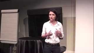 Journalisme humanitaire, au delà des clichés : Elodie Vialle at TEDxGEM