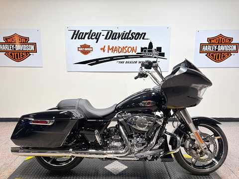 2026 FLTRX Harley-Davidson® Road Glide® Vivid Black Chrome Trim
