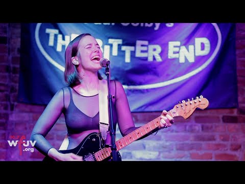 Margaret Glaspy - "Act Natural" (Live at The Bitter End)