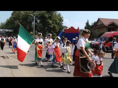 Festivalul ''Somes, cantecele tale'' - 2013 - parada1avi