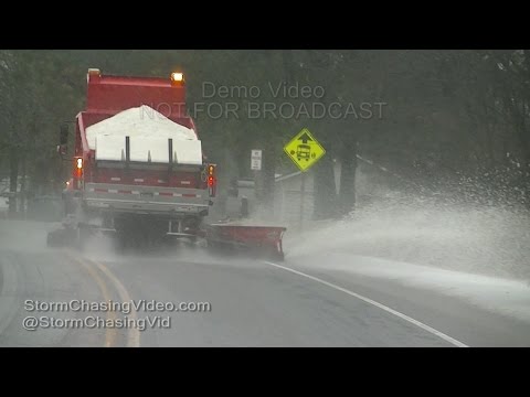 Rice Lake, WI Snow falling - 12/14/2015