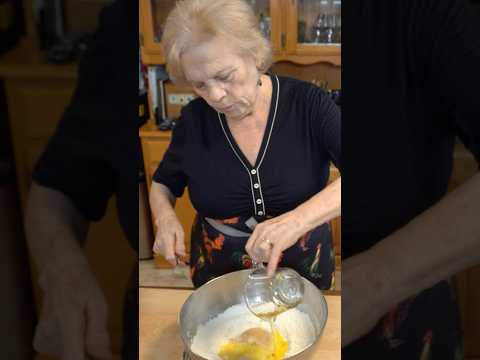 How to Make Italian Cannoli