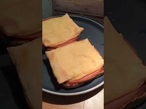 Karlsbader Schnitten #toast #käse #cheese #toastrecipes #snack #schinken #backen