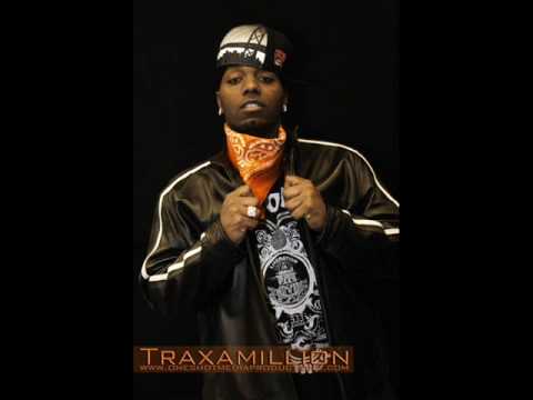 Traxamillion ft. Clyde Carson - In Her Ear