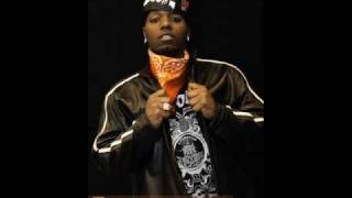 Traxamillion ft. Clyde Carson - In Her Ear