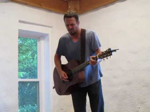 Michael Tolcher singing The Sun Song