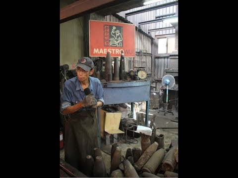 Fazendo facas de aço bombásticas Maestro Wu